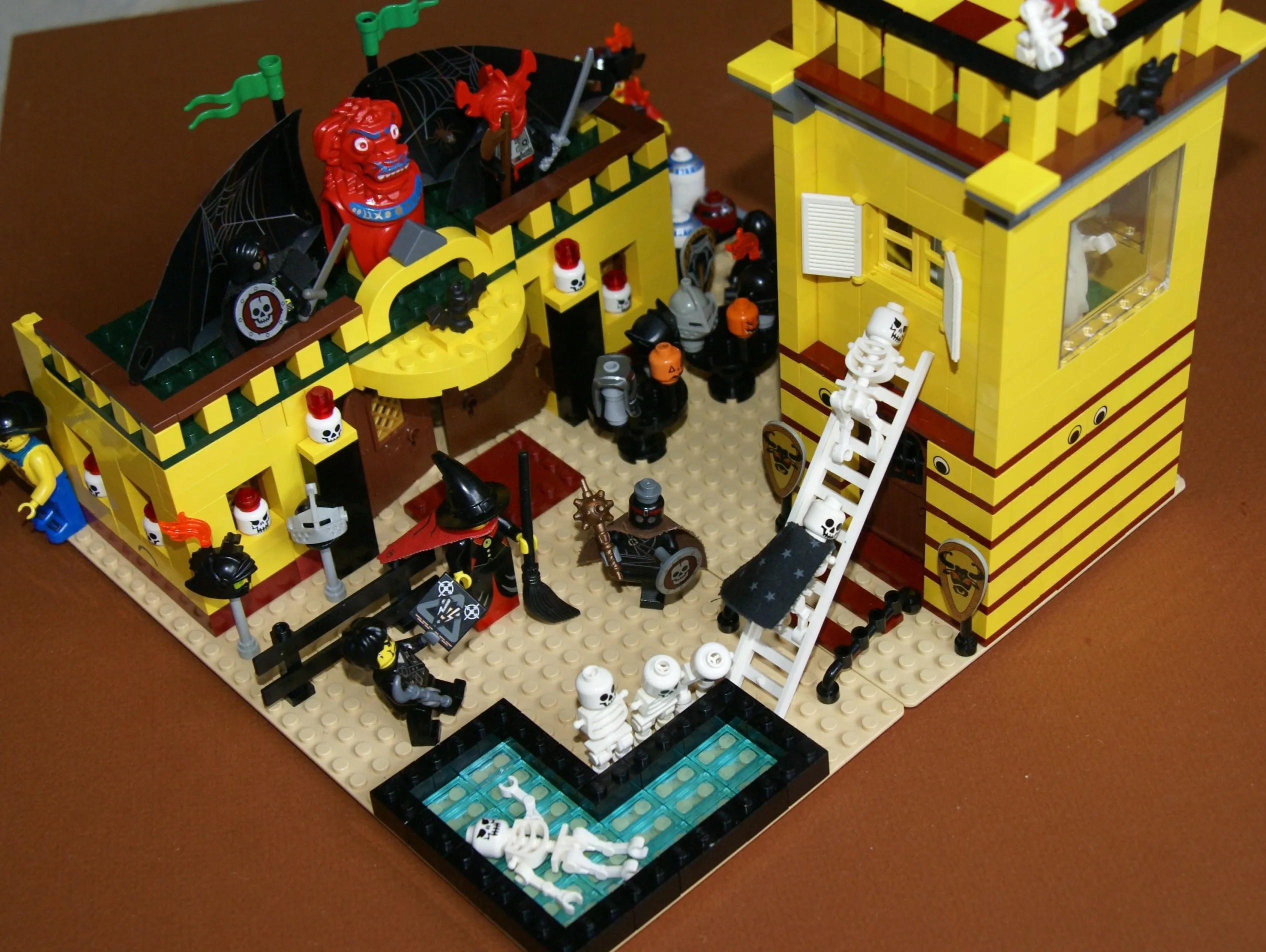 CUSTOM LEGO KIT HALLOWEEN SET: HAUNTED GHOST TOWER, WITCH SHOP, PLAYGROUND, RIDES (1130 pcs). 35 RARE RETIRED MINIFIGURES, 8 ANIMALS: WITCH, GLOW-IN-THE-DARK GHOSTS, HARRY POTTER TEAM, SOLDIERS, SKELETONS, MONSTERS, KNIGHTS ETC...(KIT 14)