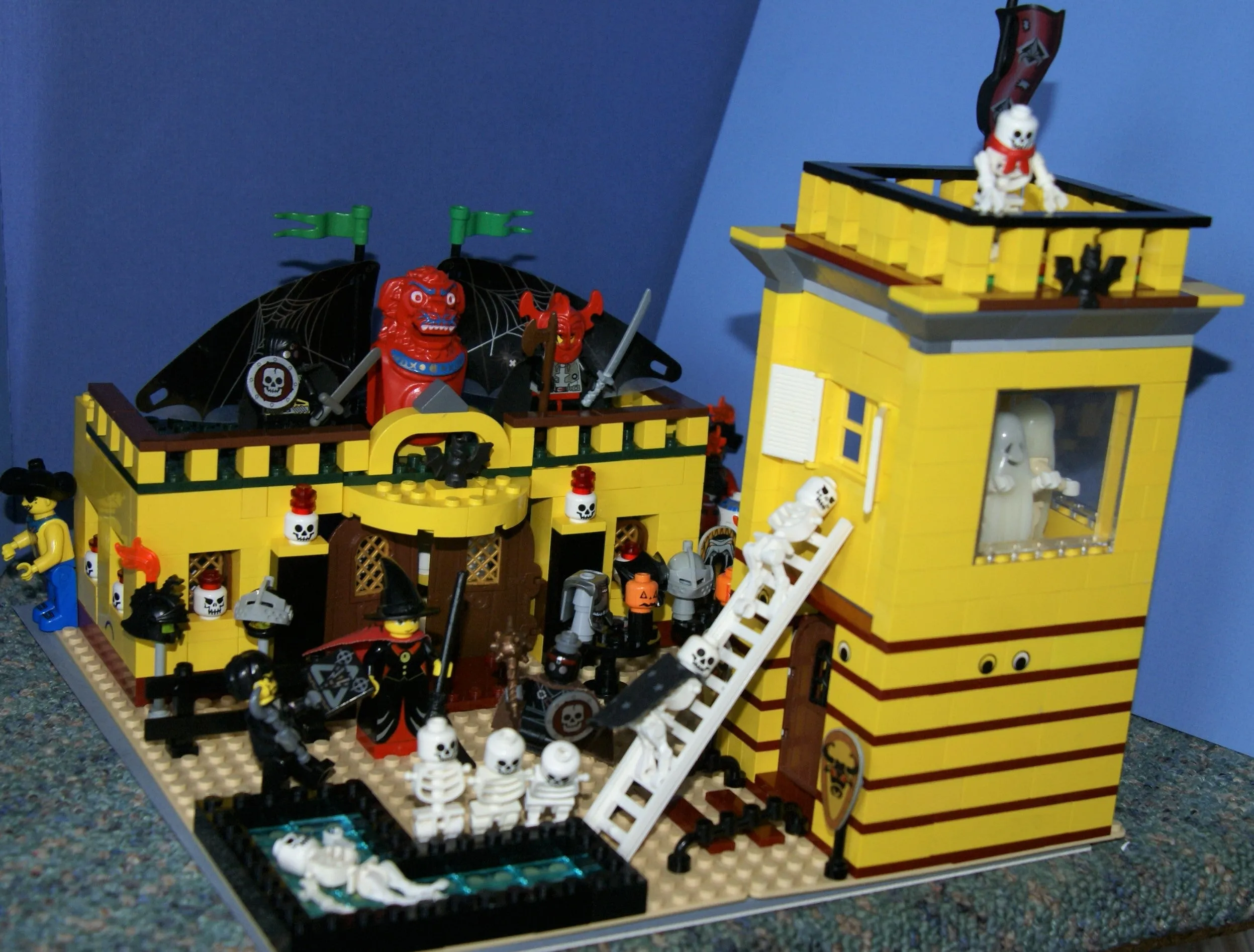 CUSTOM LEGO KIT HALLOWEEN SET: HAUNTED GHOST TOWER, WITCH SHOP, PLAYGROUND, RIDES (1130 pcs). 35 RARE RETIRED MINIFIGURES, 8 ANIMALS: WITCH, GLOW-IN-THE-DARK GHOSTS, HARRY POTTER TEAM, SOLDIERS, SKELETONS, MONSTERS, KNIGHTS ETC...(KIT 14)