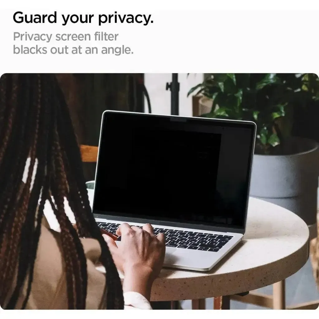 MacBook Air 13.6" (2024/2022) Privacy Screen Protector