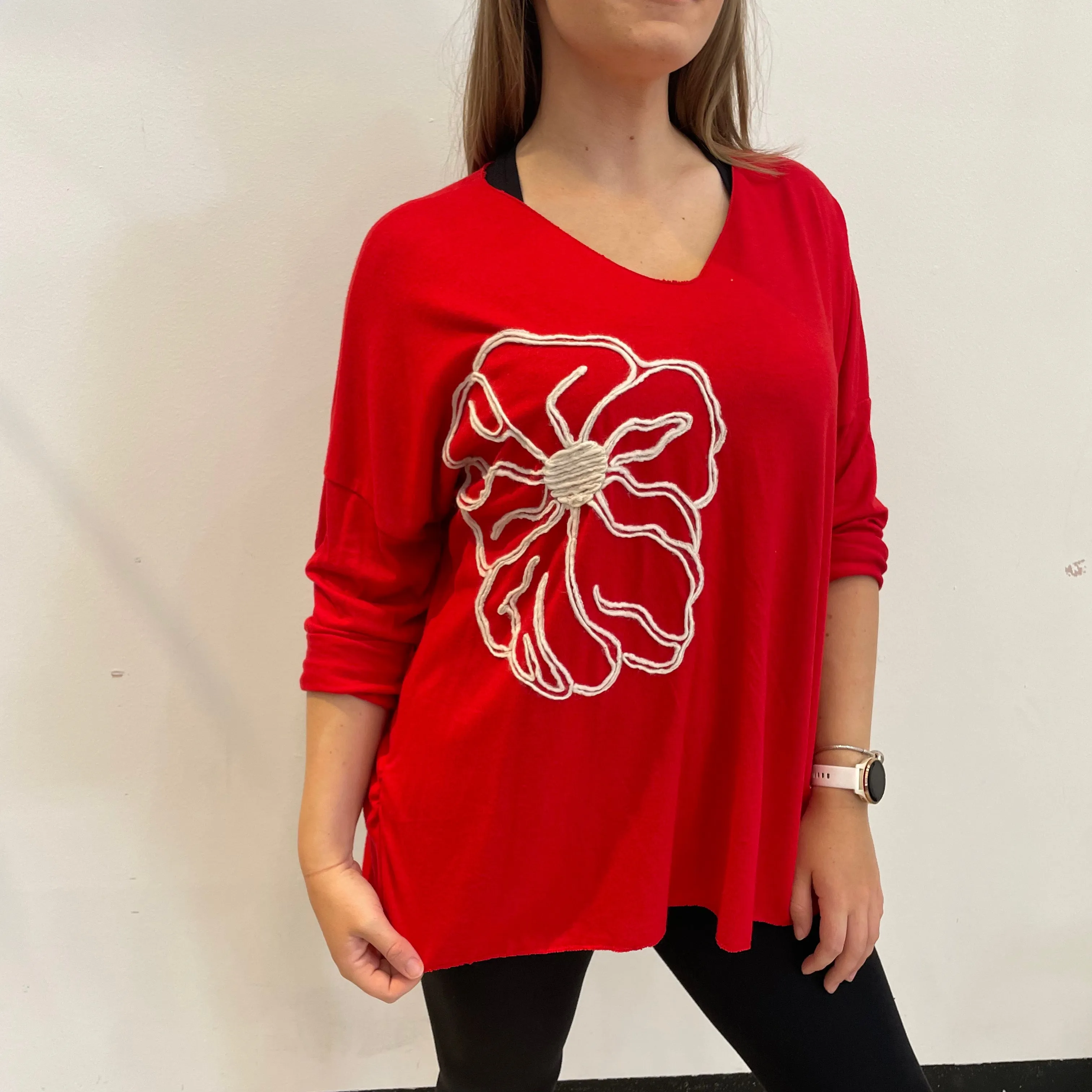 *PRE-ORDER* Side Flower V-Neck | Red